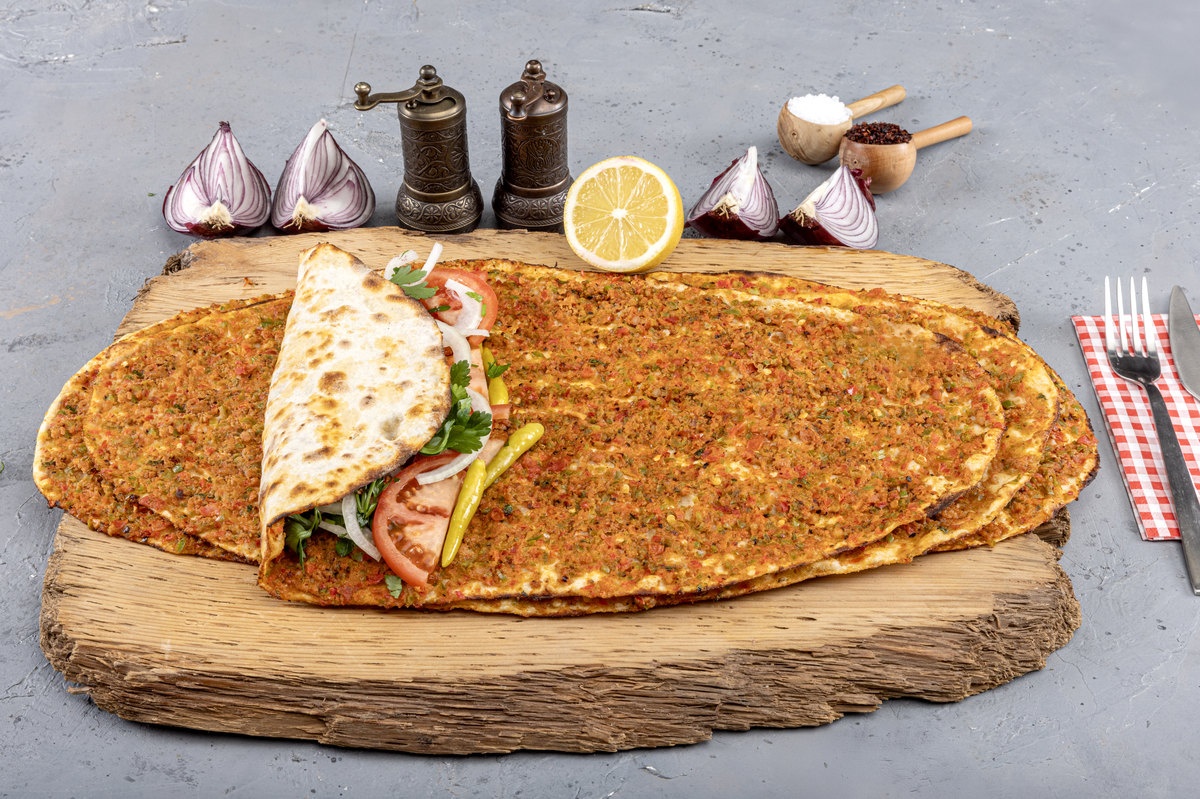 Kaşarlı Lahmacun